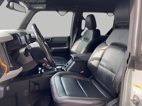 Used 2022 Ford Bronco Badlands w/ Sasquatch Package image 9