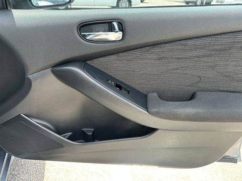 Used 2010 Nissan Altima 2.5 S FWD image 14