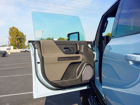 Used 2025 GMC Hummer EV 2X w/ Extreme Off-Road Package image 23