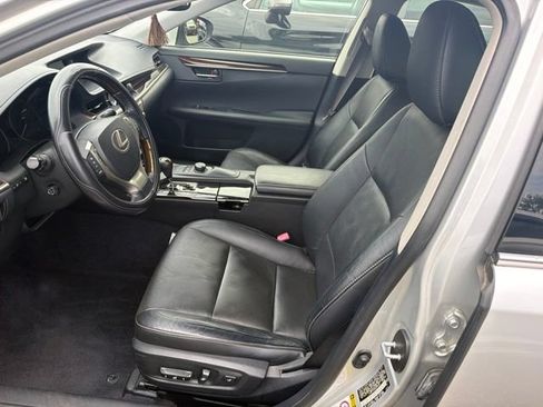 Used 2013 Lexus ES 350 w/ Luxury Pkg FWD image 7
