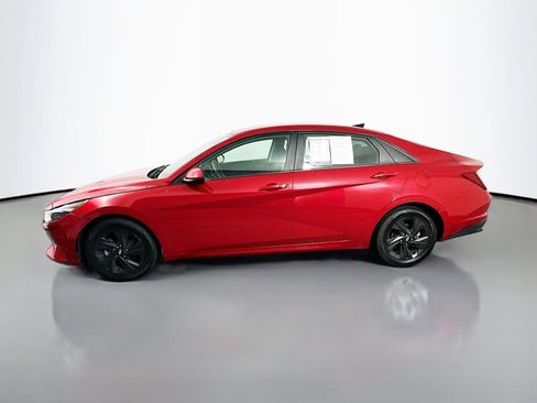 Used 2022 Hyundai Elantra SEL FWD image 4