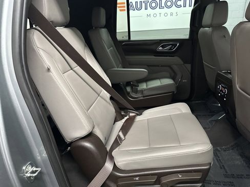 Used 2023 Chevrolet Suburban Z71 w/ Luxury Package image 20