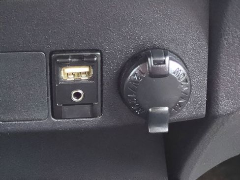 Used 2018 Toyota RAV4 Limited image 31