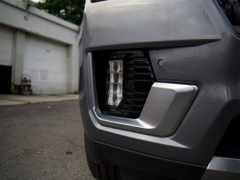 Used 2021 GMC Yukon Denali AWD/4WD image 9