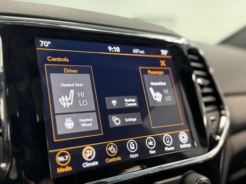 Used 2020 Jeep Grand Cherokee Altitude image 26