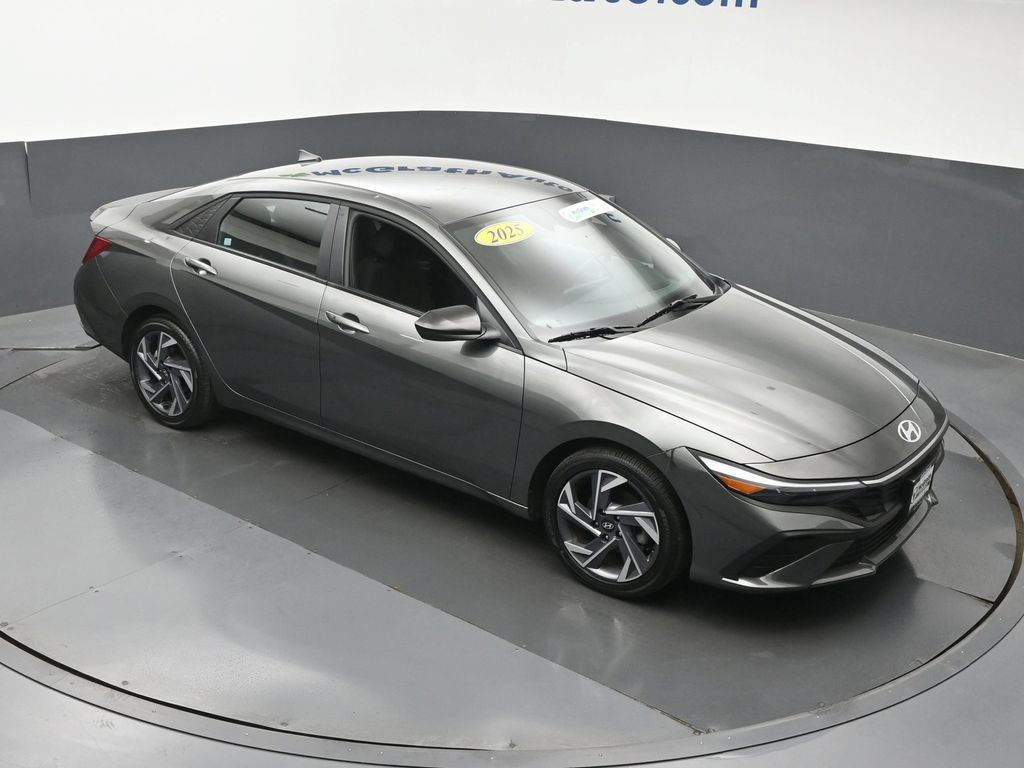 Used 2025 Hyundai Elantra Sport w/ Cargo Package FWD image 3