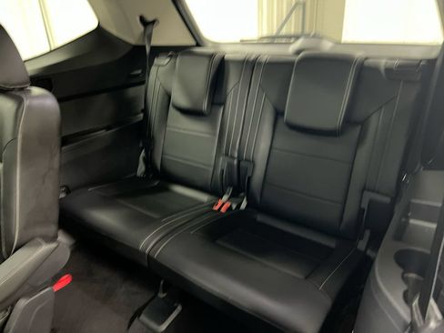 Used 2023 Volkswagen Atlas SE w/ Panoramic Sunroof Package FWD image 23