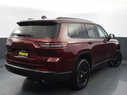 Used 2024 Jeep Grand Cherokee L Altitude image 17