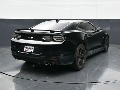 Used 2021 Chevrolet Camaro SS RWD image 7