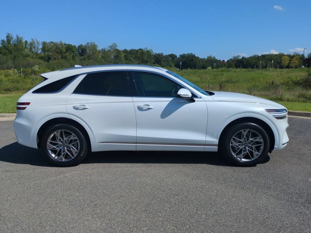 Used 2023 Genesis GV70 2.5T w/ Select Package AWD/4WD image 3