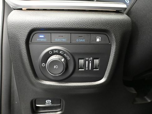 Used 2022 Jeep Grand Cherokee Limited 4xe image 31