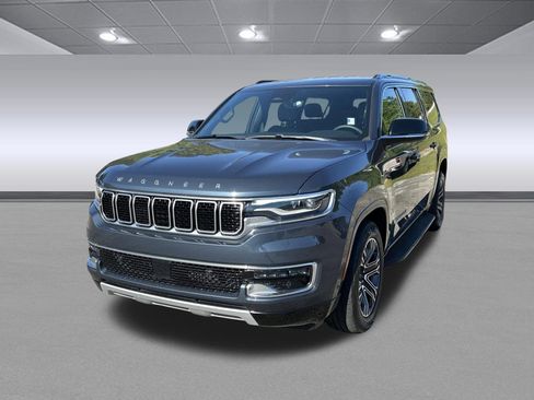Used 2024 Jeep Wagoneer L Series II w/ Flexible Seating Group RWD image 7