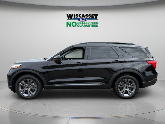 Certified 2023 Ford Explorer XLT w/ Equipment Group 202A AWD/4WD image 2