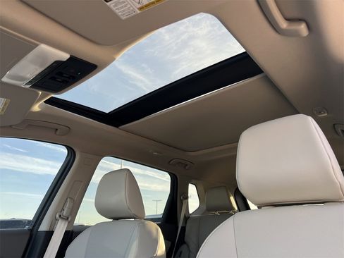 New 2026 Nissan Rogue SV image 14