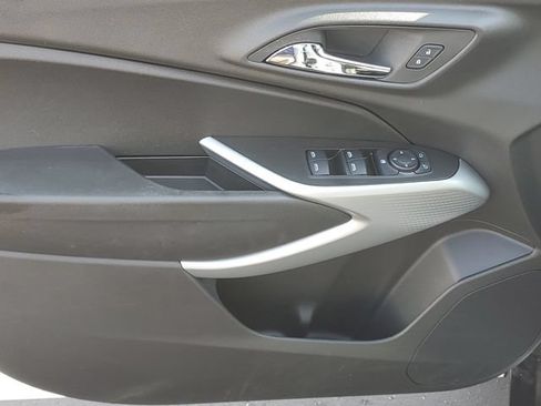Certified 2025 Chevrolet Trax RS w/ Driver Confidence Package FWD image 13