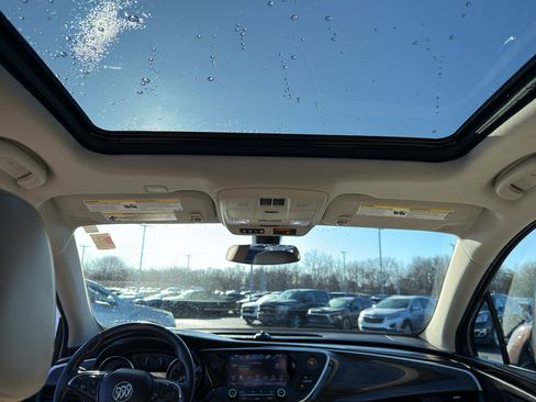 Used 2020 Buick Envision Essence image 29