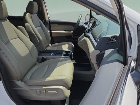 Certified 2023 Honda Odyssey EX-L image 18