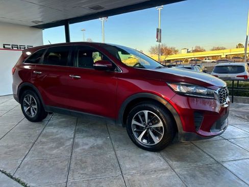 Used 2020 Kia Sorento LX image 5