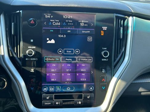 Used 2021 Subaru Outback Premium image 10