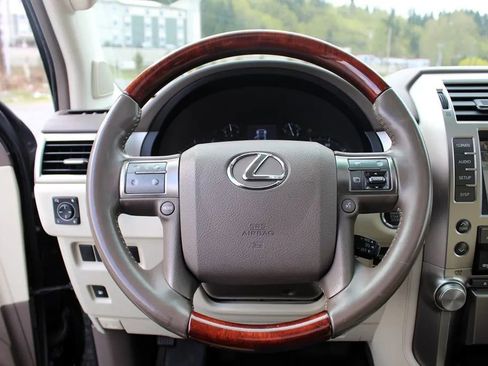 Used 2011 Lexus GX 460 w/ Convenience Pkg AWD/4WD image 12