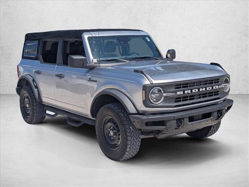 Used 2022 Ford Bronco Black Diamond AWD/4WD image 3