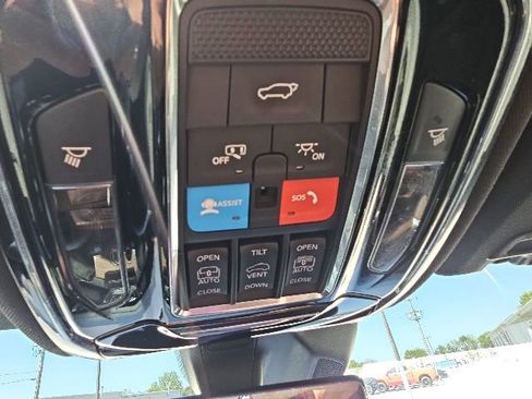 Used 2023 Jeep Grand Cherokee Summit w/ Adv Protech Group IV AWD/4WD image 37