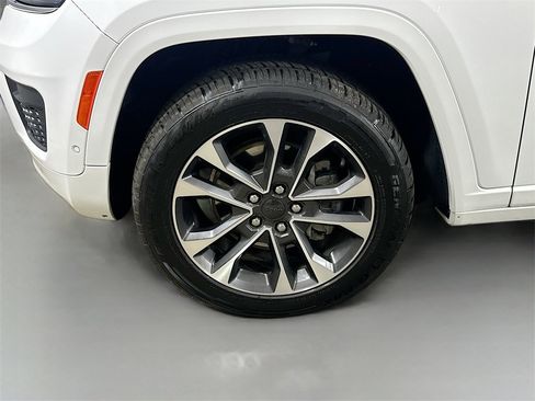Used 2021 Jeep Grand Cherokee L Overland w/ Luxury Tech Group IV image 8