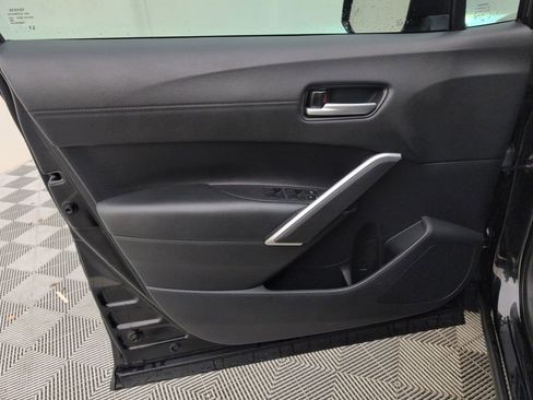 Used 2022 Toyota Corolla Cross XLE image 37