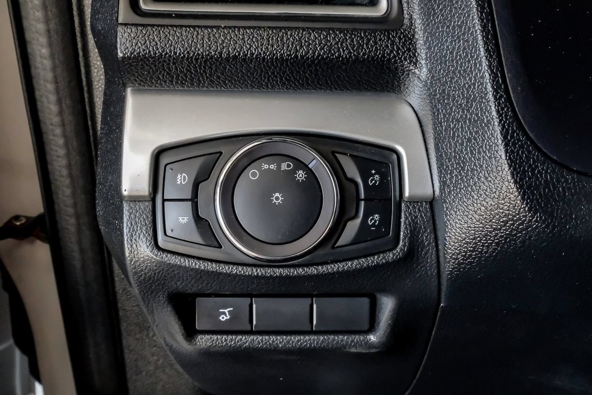 Used 2017 Ford Explorer XLT w/ Equipment Group 202A FWD image 26