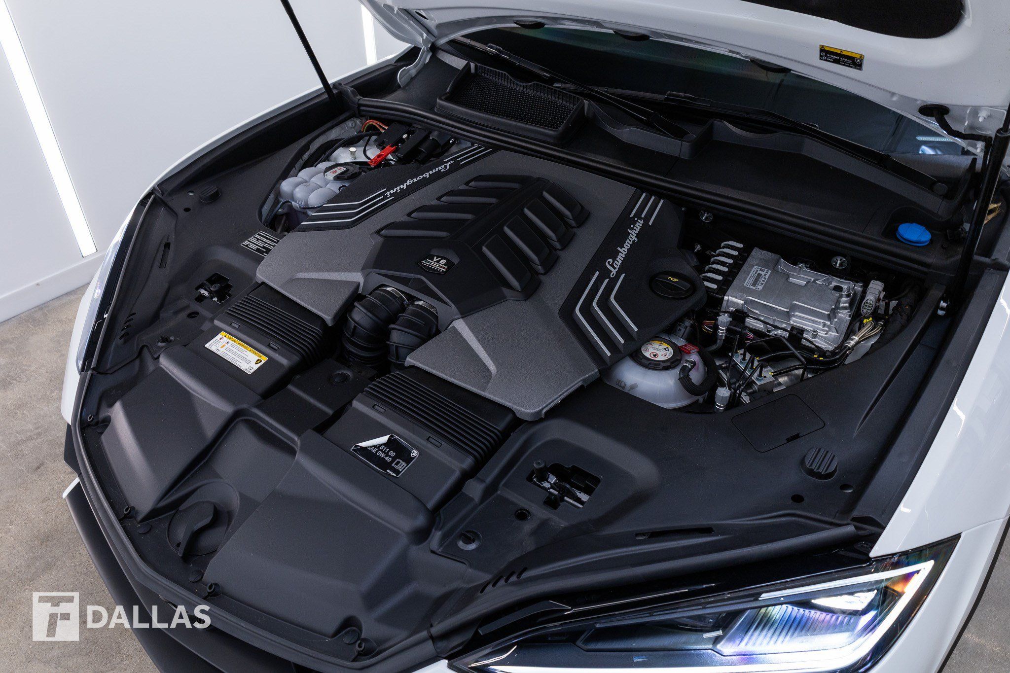 Used 2026 Lamborghini Urus SE AWD/4WD image 4