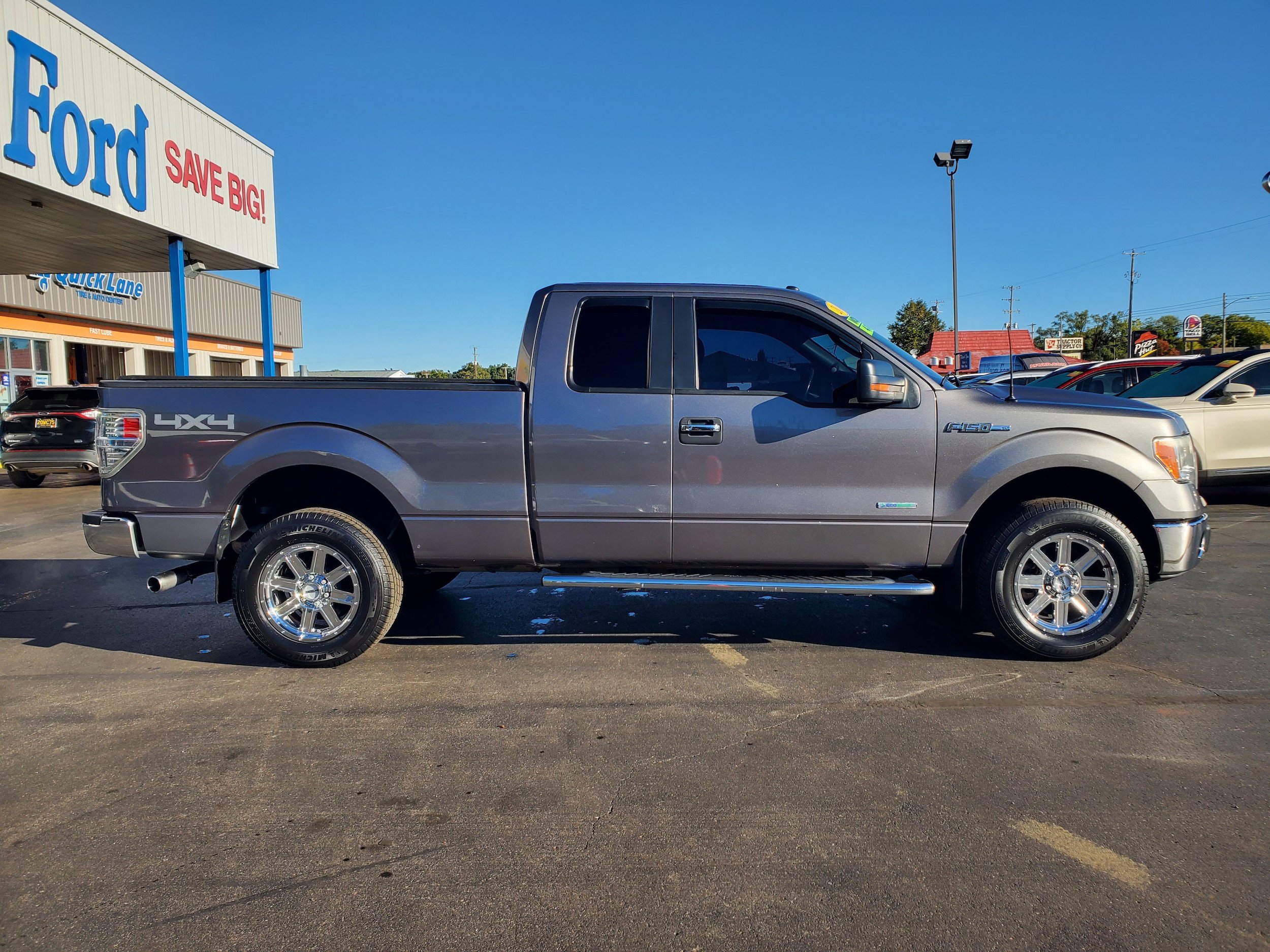 Used 2014 Ford F150 XLT w/ XLT Chrome Package AWD/4WD image 5