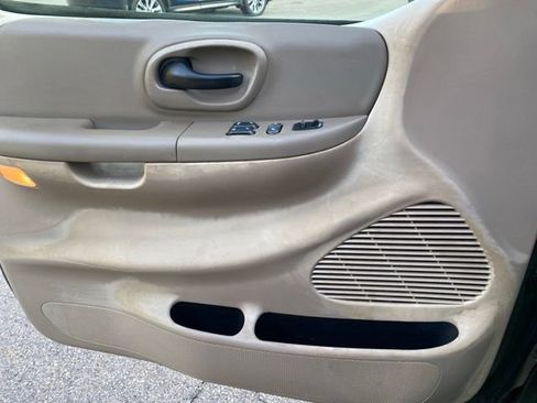 Used 2002 Ford F150 King Ranch RWD image 24