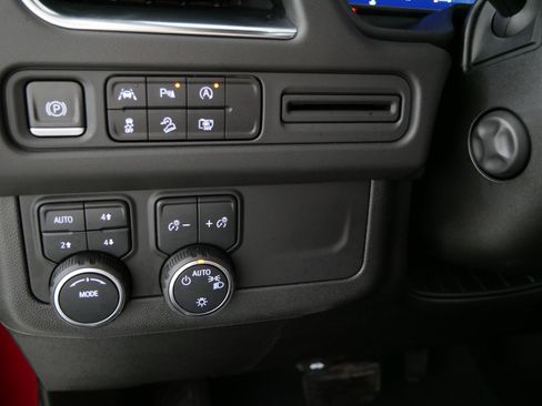 Used 2023 Chevrolet Tahoe Z71 w/ Luxury Package AWD/4WD image 26