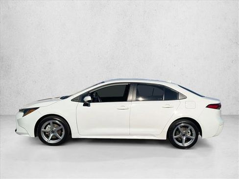 Used 2023 Toyota Corolla LE image 9