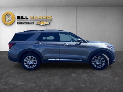 Used 2025 Ford Explorer Active w/ Active Comfort Package image 5