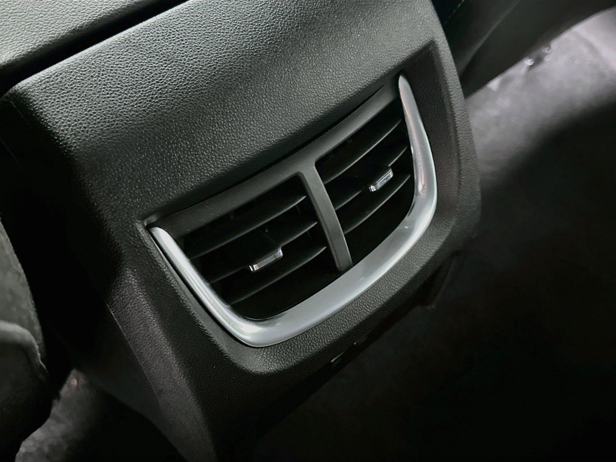 Used 2026 Chevrolet Blazer LT FWD image 27
