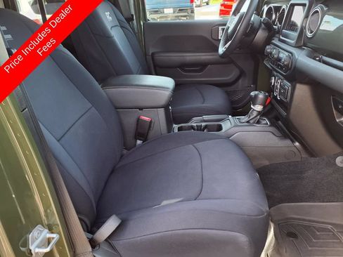 Used 2021 Jeep Wrangler Unlimited Sahara AWD/4WD image 12