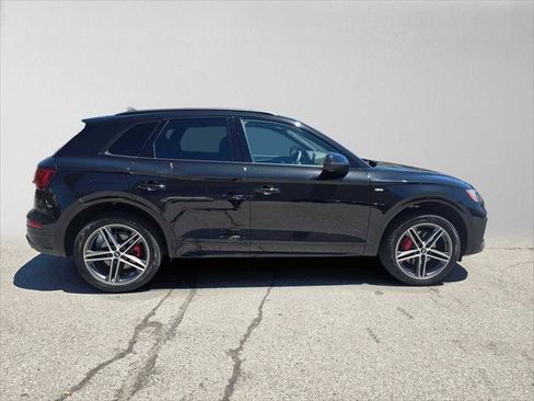 Used 2024 Audi Q5 e Premium Plus w/ Premium Plus Package AWD/4WD image 2