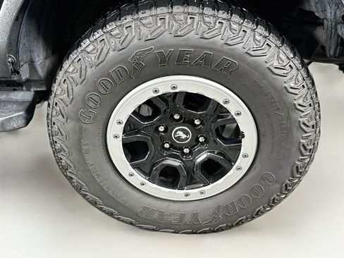 Used 2022 Ford Bronco Big Bend w/ Sasquatch Package AWD/4WD image 11