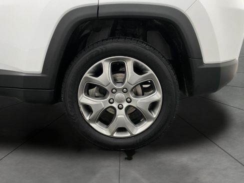 Used 2022 Jeep Compass Limited AWD/4WD image 12