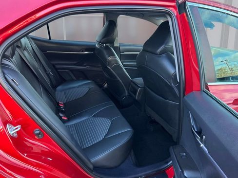 Used 2024 Toyota Camry SE image 14