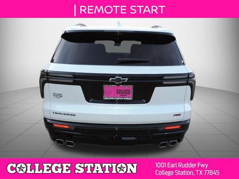Used 2024 Chevrolet Traverse RS w/ LPO, Floor Liner Package FWD image 5