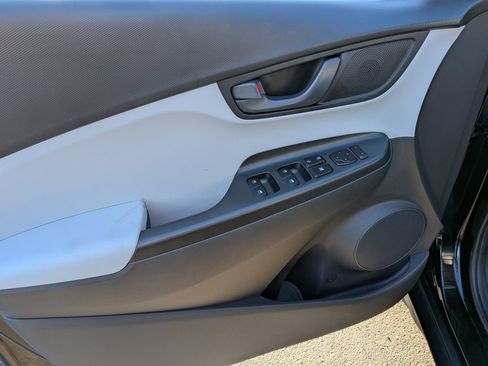 Used 2023 Hyundai Kona SEL image 8