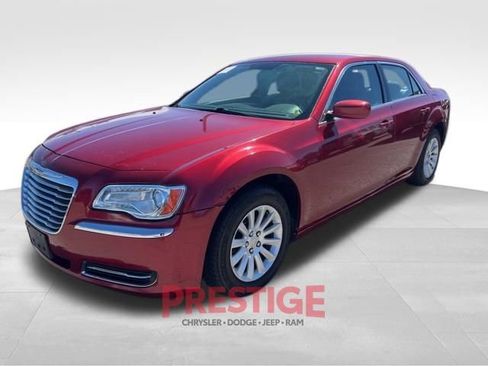 Used 2013 Chrysler 300 image 10