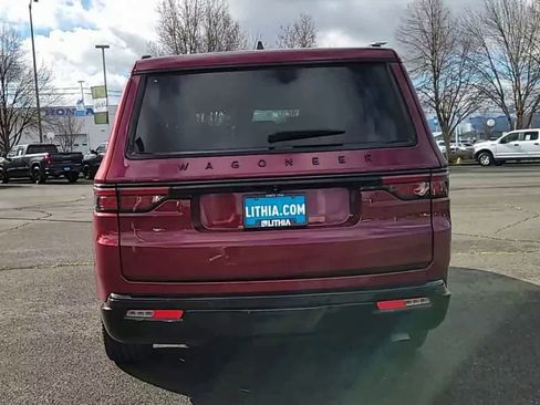 Certified 2024 Jeep Wagoneer Series II w/ Convenience Group I image 7