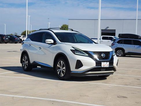 Used 2019 Nissan Murano SV image 2