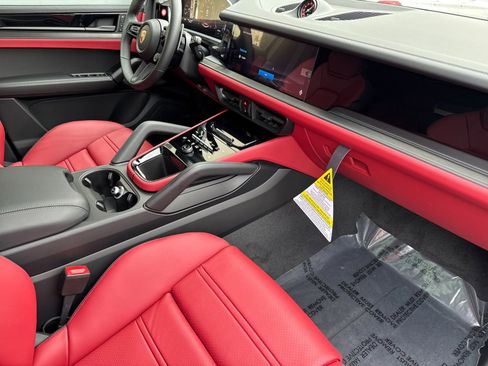 New 2026 Porsche Cayenne GTS image 18