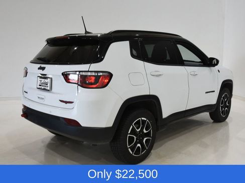 Used 2025 Jeep Compass Trailhawk AWD/4WD image 4