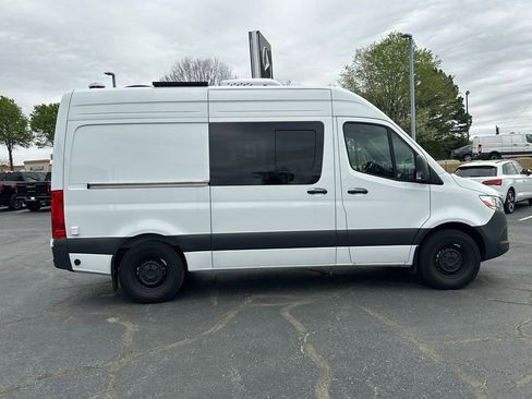 Used 2025 Mercedes-Benz Sprinter 2500 image 8