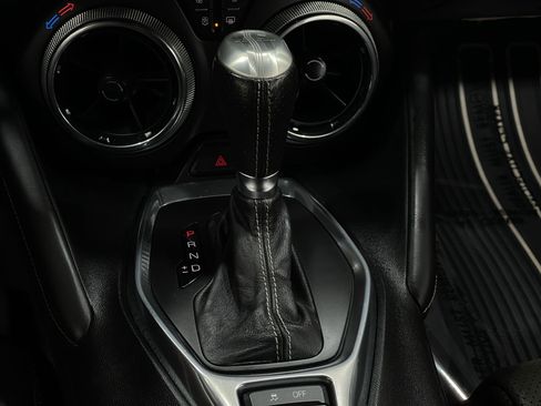 Used 2018 Chevrolet Camaro SS RWD image 27